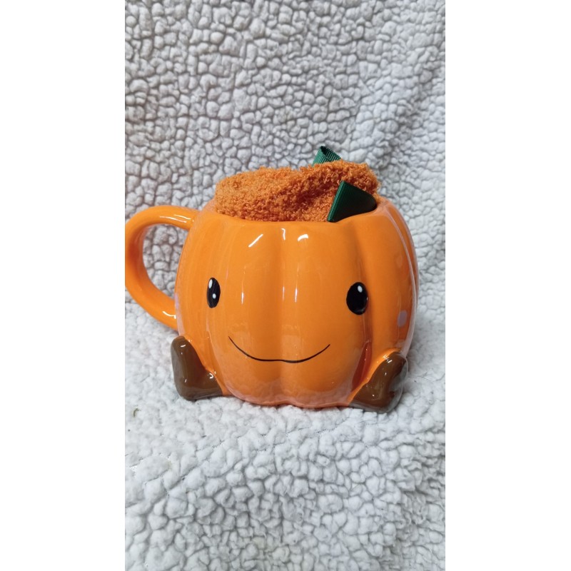 Smiling Pumpkin & Socks Smiling Pumpkin & Socks